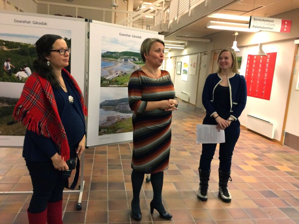 Museumskonservator Riinakaisa Laitila, ordfører Aina Borch og rådgiver Ellen Marie Winther hos fylkesmannen.
 Foto: Sigrun Kaaby