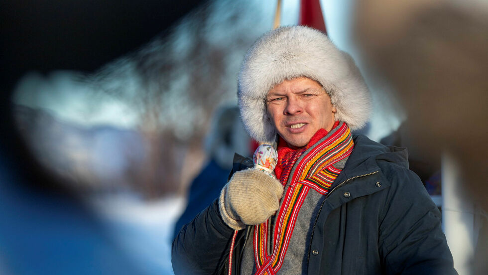 Johan Isak Eira, leder i Skuohtanjárgga siida, påpeker at det ikke har blitt konsultert med reindrifta innen fristen.
 Foto: Cecilie Bergan Stuedal