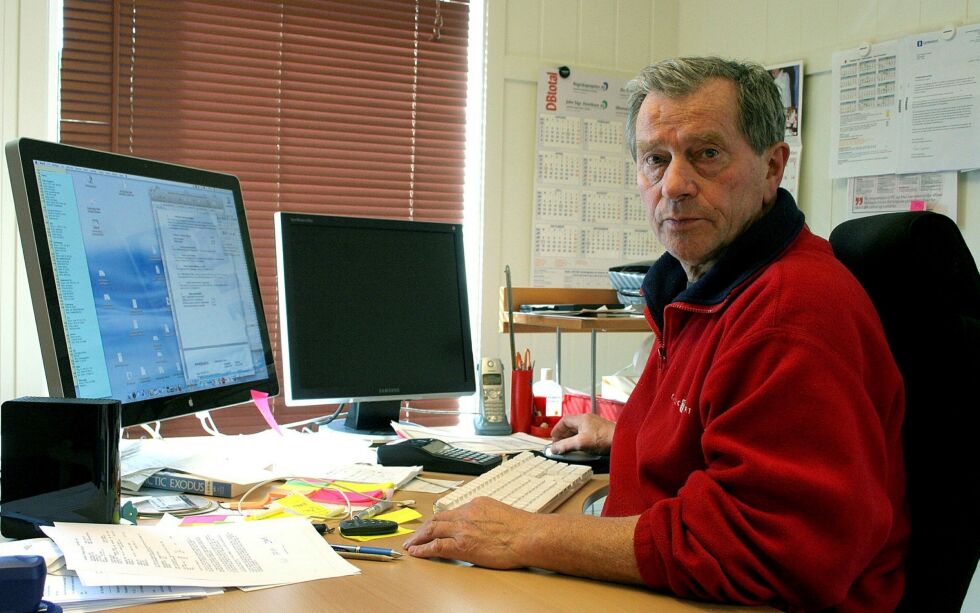 Forlagsredaktør John Trygve Solbakk forteller om relevante samiske utgivelser som blir oversett.
 Foto: Amund Johnskareng