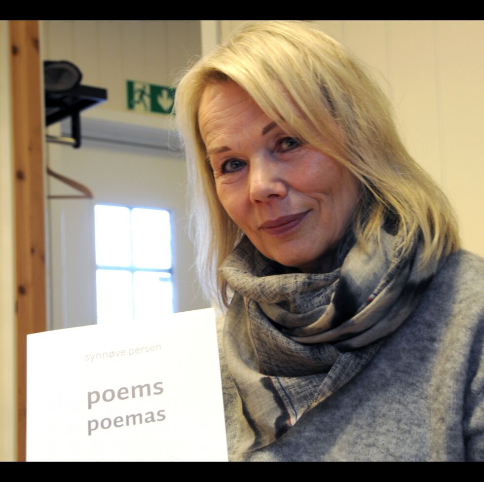 Synnøve Persen er én av syv samiske diktere som representerer Sápmi under tidenes første poesifestival for urfolk, noe hun gjør med egne dikt oversatt til engelsk og spansk.
 Foto: Stein Torger Svala