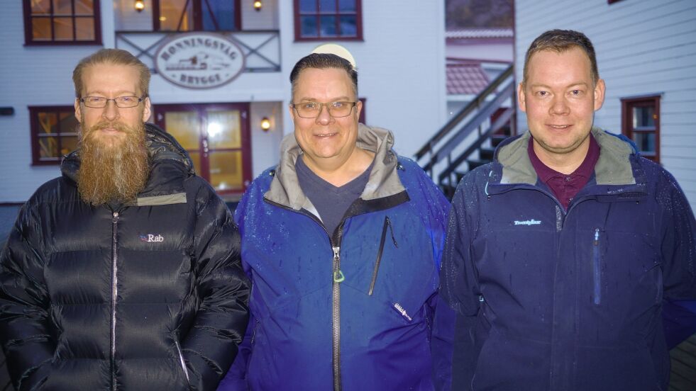 Fra kontoret i Nordkappregionen Næringshage yter de datahjelp til kunder i flere land. Fra venstre Kristian Rønningen, Ove Martin Tornvik og Håvard Dahlslett.
 Foto: Geir Johansen
