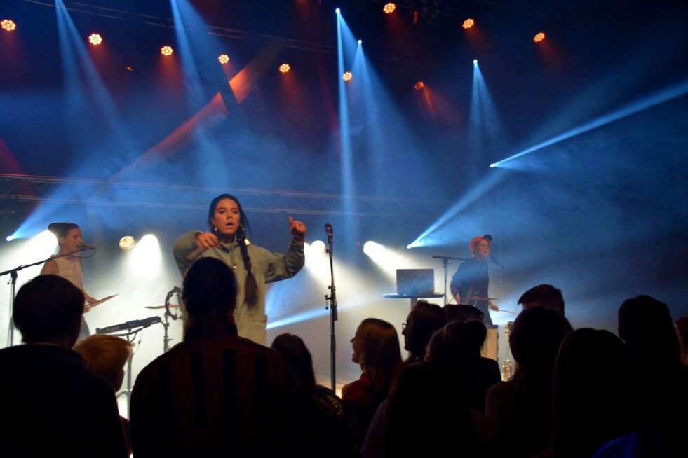 Det var mange som ville høre Maxida under årets Raasten Rastah på Røros sist helg.
 Foto: Hilde Porsanger