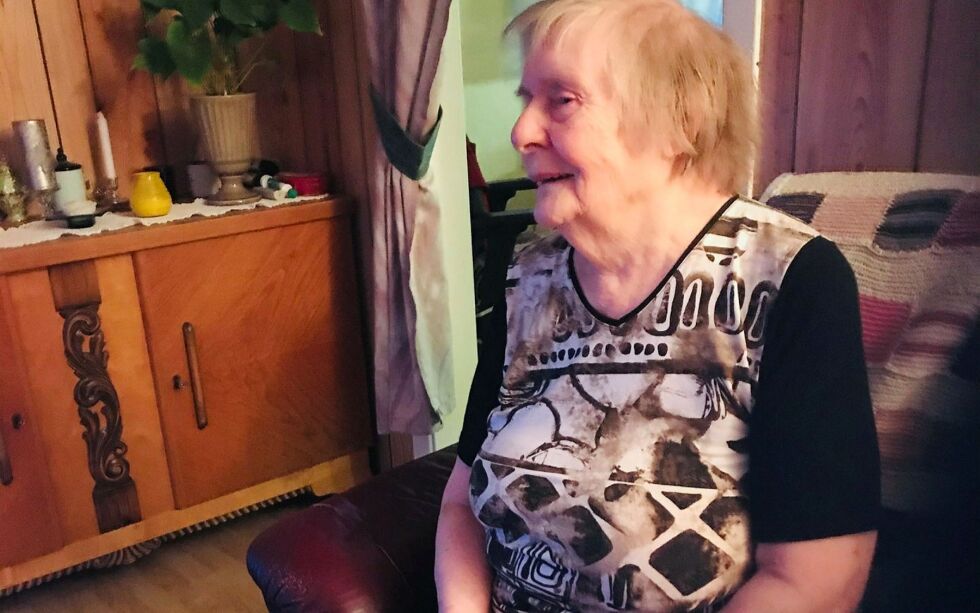 Ruth Han­sen (84) tri­ves best hjem­me i Rep­våg.
 Foto: Anthon Sivertsen
