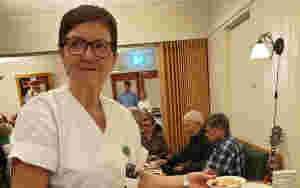 Julestemning og kjente fjes på Helsetuns tradisjonsrike julebord