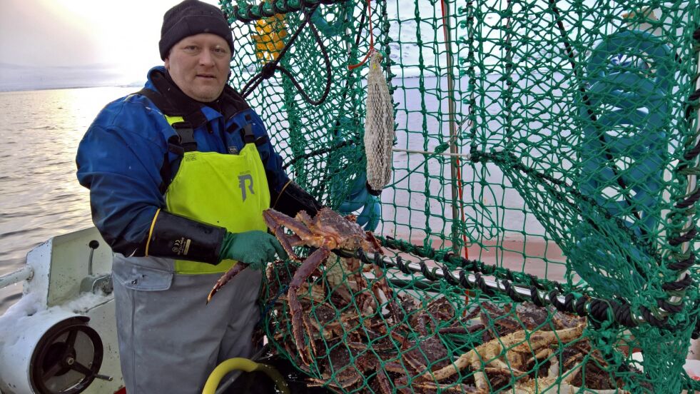 – Fartøyinstruks for de minste fiskebåtene bidrar i realiteten til at disse presses ut av fisket; noe som vil gjøre det enda vanskeligere å drive fiske i kombinasjon med andre næringer, mener fisker og sametingsrepresentant for Nordkalottfolket, Tor H. Mikkola.
 Foto: Geir Johansen
