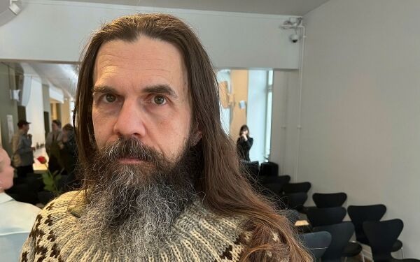 – Hvem skal ligge i den?