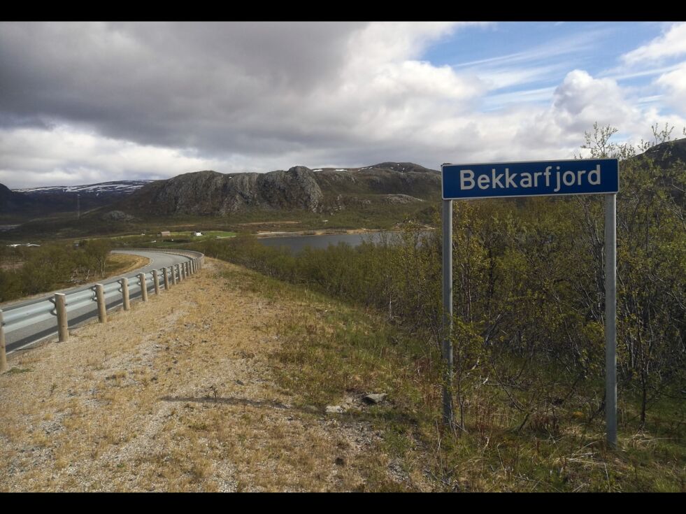 VANSKELIG MED NETT: Bekkarfjord er en av de bygdene som det nå jobbes med å få bedret nettilgangen til.
 Foto: Erik Brenli