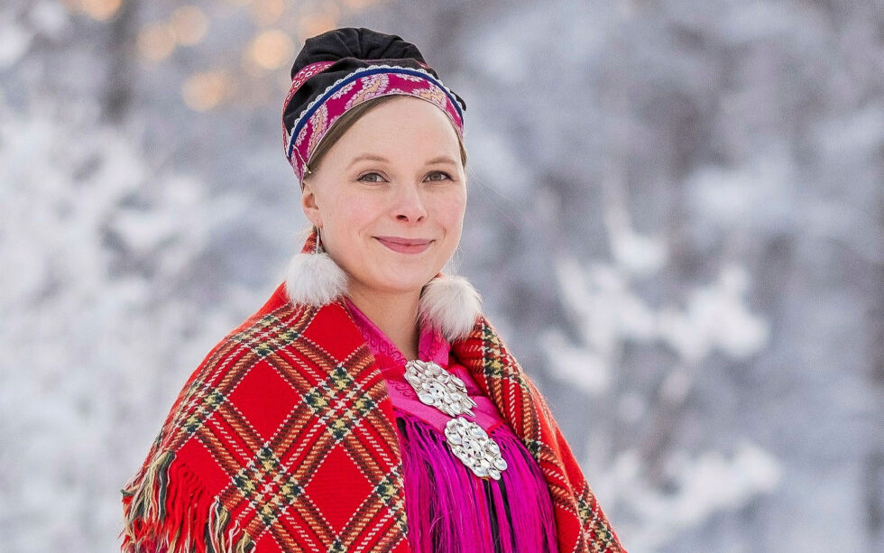 Sandra Márjá West, prosjektleder for samiske varemerker i Samerådet, sier at de opplever at samisk håndverk og produkter har stor verdi. Erfaring viser at kjøpere velger samisk håndverk eller produkter laget av samer hvis de har mulighet.
 Foto: Ørjan Marakatt Bertelsen