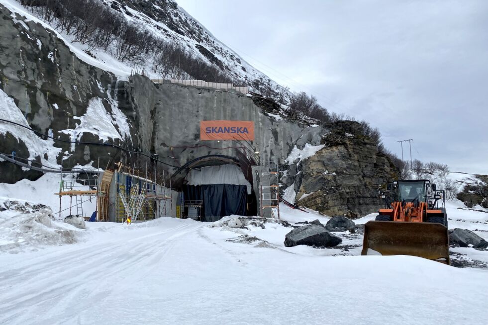 Ar­bei­det med den nye Skarv­berg­tun­nel­en er stop­pet et­ter på­vist co­ro­na­smit­te. Foto: Marius Thorsen