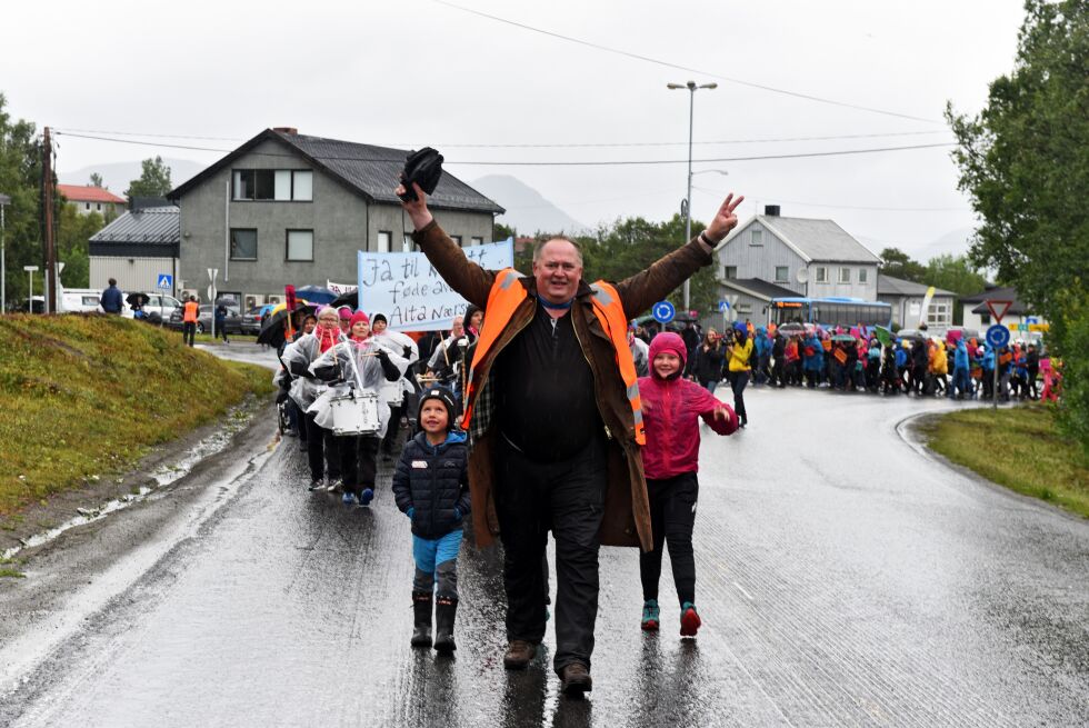 Frank Johnny Nilsen først i folketoget for sykehus til Alta, august 2017.
 Foto: Lars B Persen