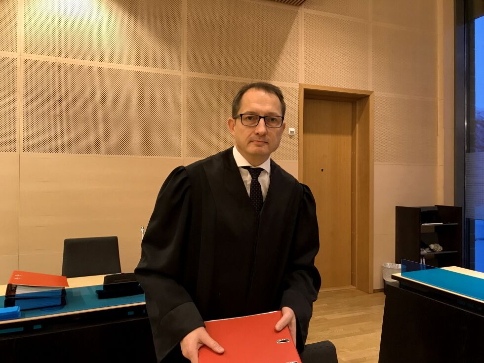 Statsadvokat i Troms og Finnmark, Hugo Henstein, er aktor i saken der en porsangermann i 30-årene står tiltalt for medvirkning til innføring av narkotika til Norge.
 Foto: Kristin Marie Ericsson