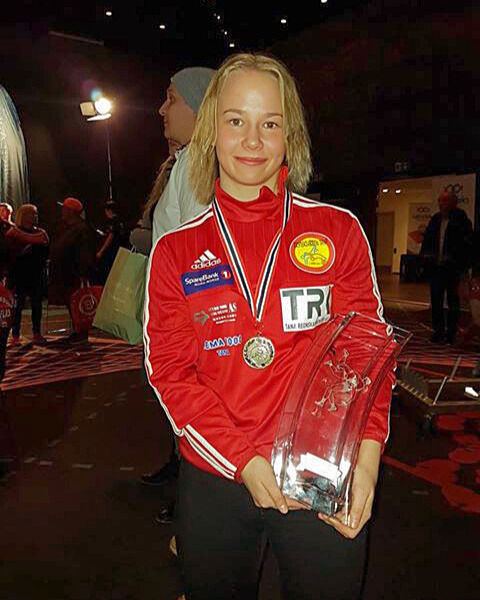 Synne M. Haagensen vant sin første seniortittel i bryting i Bodø i helgen.
 Foto: Ulf Børre Hansen, Bryteklubben Tana