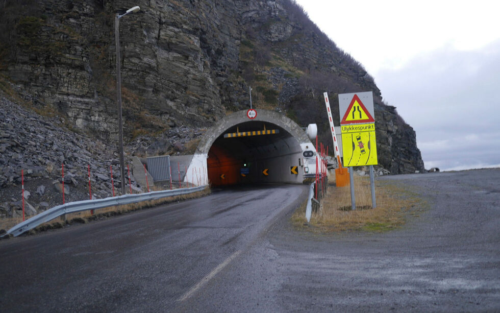 Sist fredag gikk de tre sneras på nordsiden av den gamle Skarvbergtunnelen. Foto tatt fra inngangen på sørsiden.
 Foto: Geir Johansen