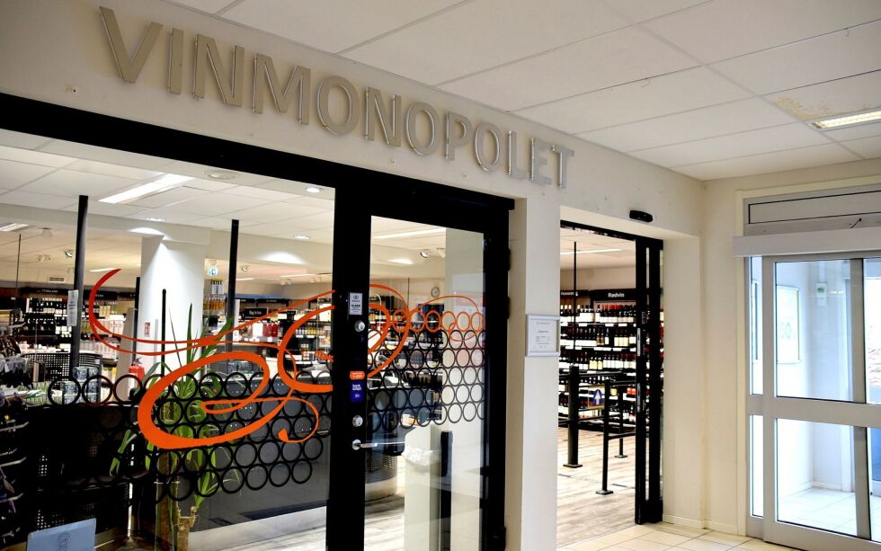 På Vinmonopolet på torgsenteret i Lakselv har 26 personer søkt på stillingen som butikksjef.
 Foto: Lova Vassli Hilanmo