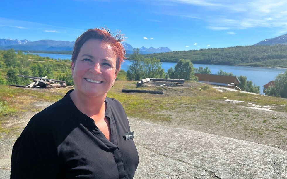 Ann-Kristin Eggen forteller om det spennende området.
 Foto: Elin Wersland