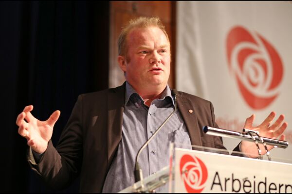 Topper Ap-lista og vil bli president