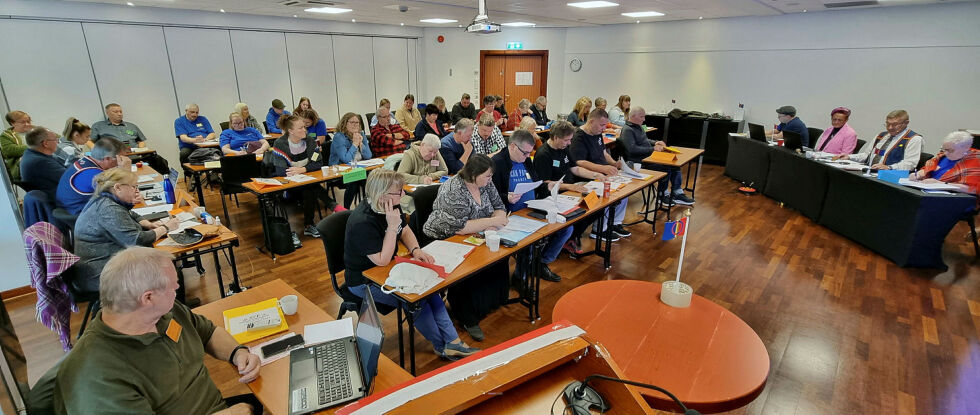 31 delegater fra hele landet, samt landsstyret, var samlet i Tromsø til det årlige landsmøtet i Samenes Folkeforbund.
 Foto: Steinar Solaas