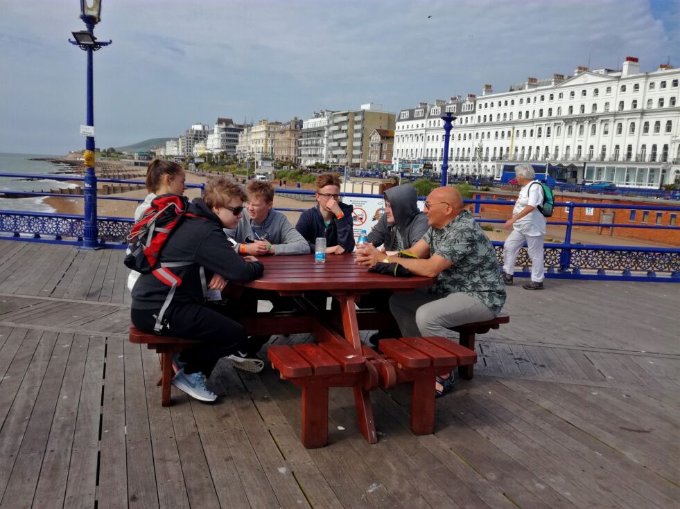 Elevene fikk også med seg kyst-England på sin skoletur.
 Foto: Privat