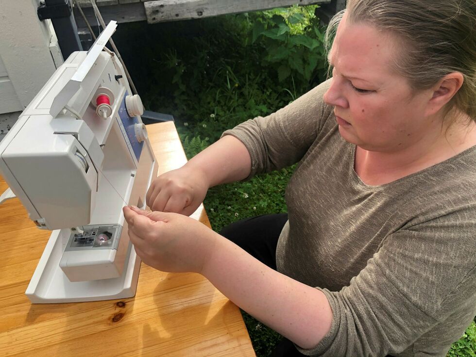 Conny Michelle Vang mener det kan være bedre å reparere enn å kjøpe nytt.
ALLE FOTO: Birgitte Wisur Olsen