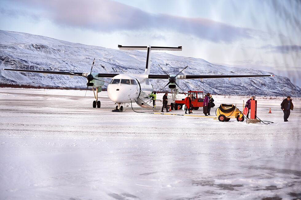 Flyet som lander 14.10 og tar av 14.30 blir strøket fra programmet i januar, februar og mars. Ruta ble opprettet i april i forbindelse med det nye flyanbudet. I samme håndvending forsvant morgenflyet fra, og kveldsflyet til Tromsø.
 Foto: Arkivfoto