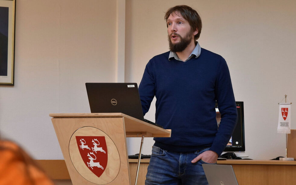 Kommuneplanlegger Øystein Willersrud har takket ja til stillingen som leder for regionalt plankontor i Midt-Finnmark. Willersrud starter i stillingen 1. mars.
 Foto: Sara Olaussen Stensvold