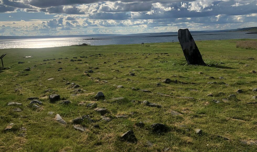 Mortensnes kulturminneområde, og offerplassen Transteinen/Ceavccageađge, kan bli å finne på UNESCOs verdensarvliste.
 Foto: Birgitte Wisur Olsen