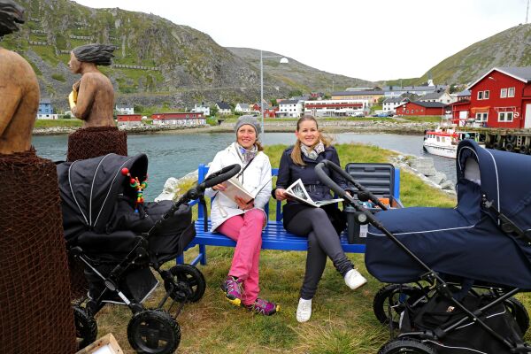 Kasserte bøker ble til lesebenker for folk flest