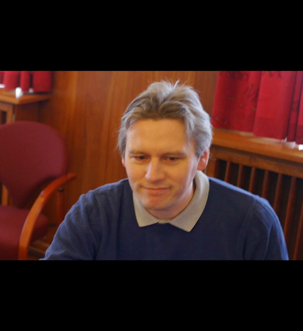 Konsulent i Nordkapp kommune, Simon Pind Jessen, opplyste at søknader om støtte fra kommunalt næringsfond neppe kan behandles før like før sommerferien.
 Foto: Geir Johansen