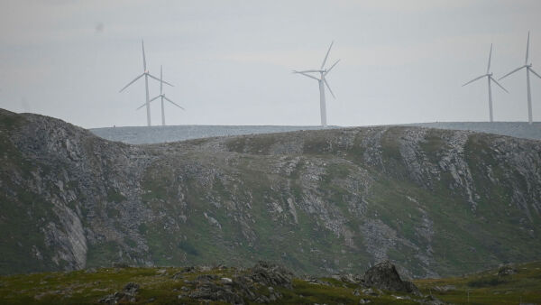 NVE inviterer til folkemøter om vindkraft og kraftledninger i Finnmark