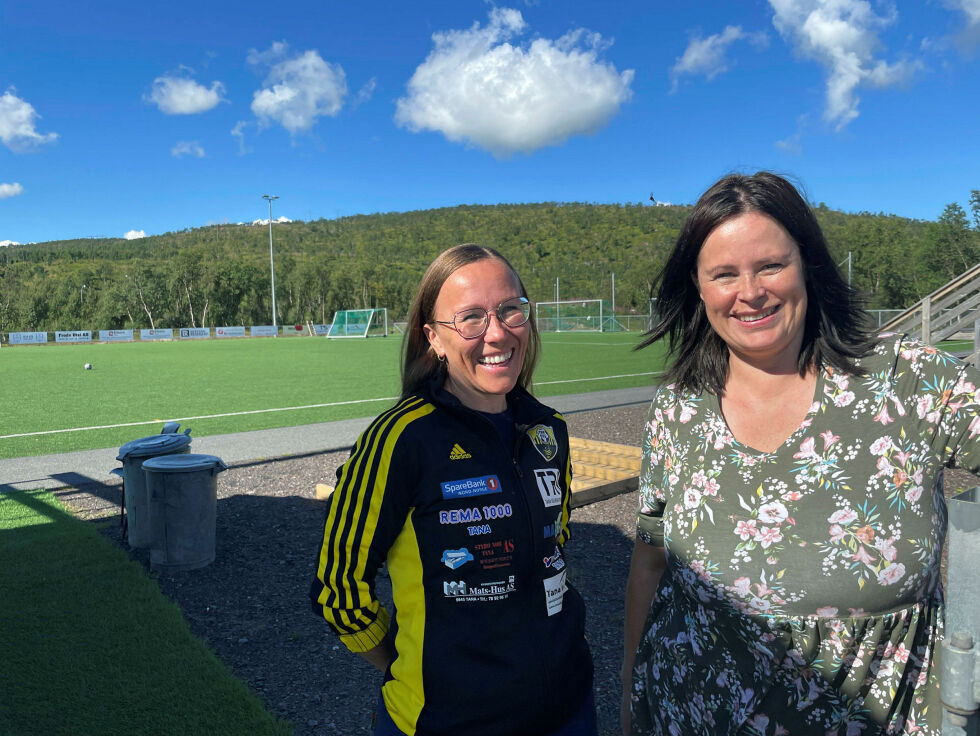 Kristin Soini fra Tana Ballklubb og Tana hestesportsklubb og Monica Balto Anti fra Sirbmá-Sirbmá IL inviterer til en uke full av aktiviteter.
 Foto: Birgitte Wisur Olsen