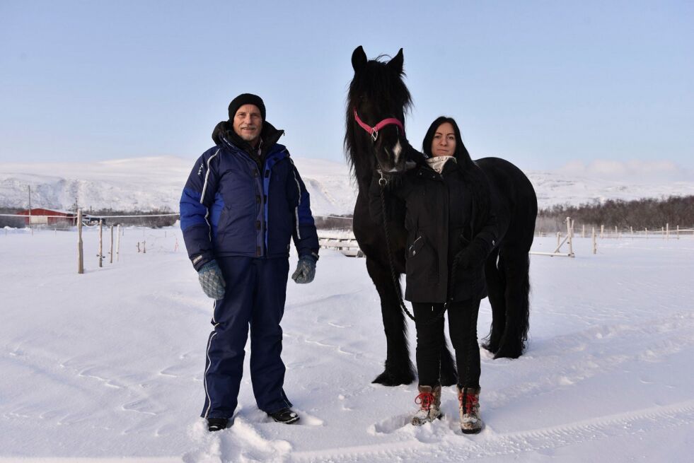 Osvald Guttorm og Gro Anette Andresen har lenge planlagt en tur med hest og slede. Alle foto: Kristin Humstad.