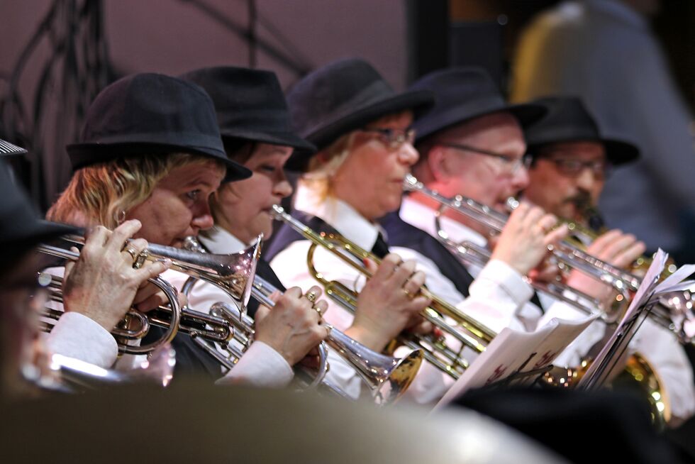 Musikerne var for kvelden ikledd stilfulle klær som stod til musikken.
 Foto: Privat