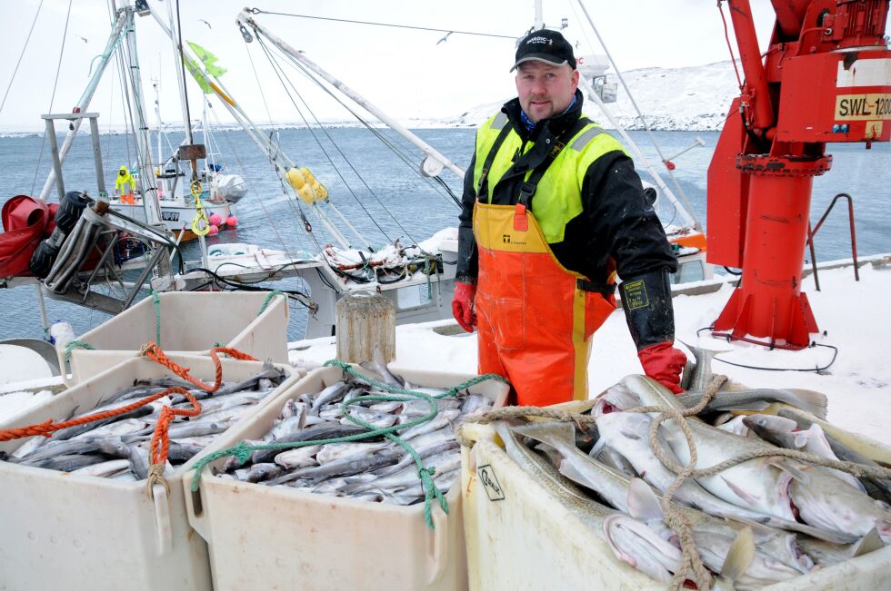 Bietilæ er glad for at han slipper sløyinga, som blir gjort av estlandske arbeidere på Norway Shrimp på Bugøynes. Onsdag leverte han mest hyse.
 Foto: Hallgeir Henriksen