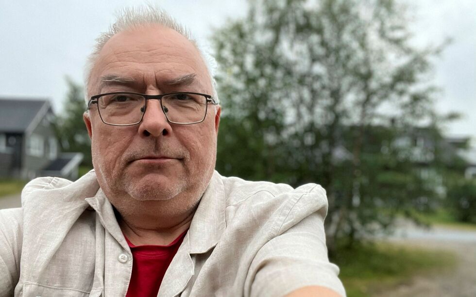 Guovdageainnu lagasradio (GLR) må kutte i driften, for folk spiller mindre bingo. 
– En seriøs mediebedrift kan ikke leve på bingo. Det er som tivoli, sier redaktør Nils Martin Kristensen, som nå har tatt ferie fra eteren.
 Foto: Privat