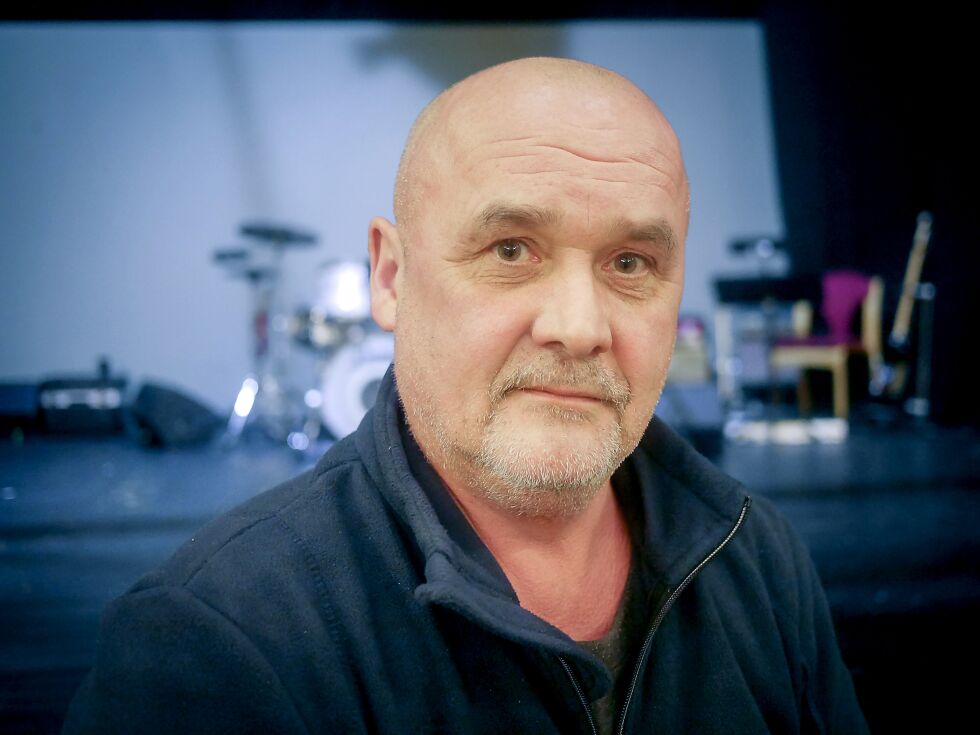 Per Gunnar Uttakleiv har vært med i turnrevyen i 40 år. Han kan med tilfredshet konstatere at en rekke med unge folk nå kommer med for å videreføre den stolte revytradisjonen.
 Foto: Geir Johansen