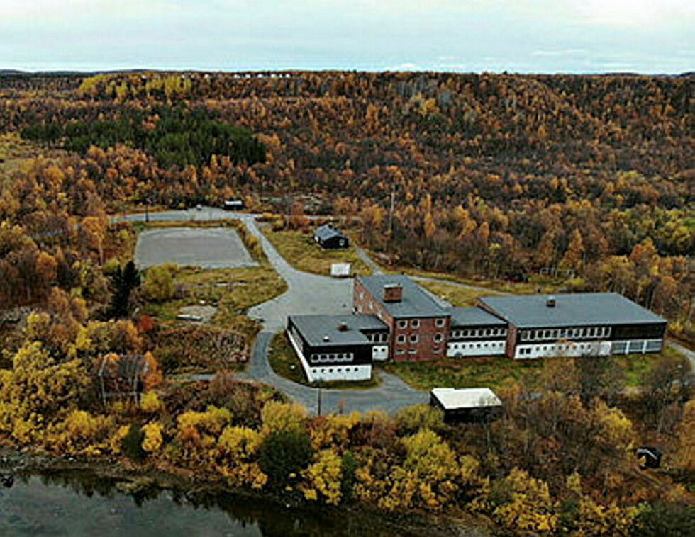 Fossheim skole, tidligere Fossheim internat, har en enorm bygningsmasse og ei tomt på 40 mål.
 Foto: Inge Arvola