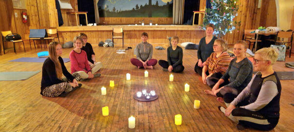 Yoga – perfekt nedstressing i julestria