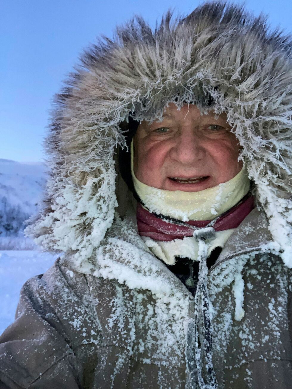 Arne Risan synes svært lite om at kommunen ikke brøyter på parkeringsplasser med stor betydning for hyttefolk og andre med friluftsinteresser. 
– All snakk om bolyst fremstår i slike sammenhenger bare som floskler og tomme ord, mener han.
 Foto: Privat