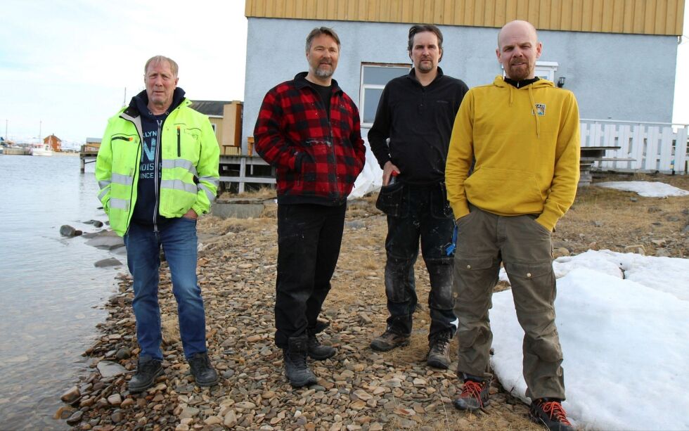 Ølli Jen­sen (fra venst­re), Bjørn Gun­nar John­sen, Øy­vind Zahl Arntzen og Ari Anttila har stor tro på kon­sep­tet de nå byg­ger opp ved hav­na i Vest­re Ja­kobs­elv.
Alle foto: Tor­bjørn It­te­lin