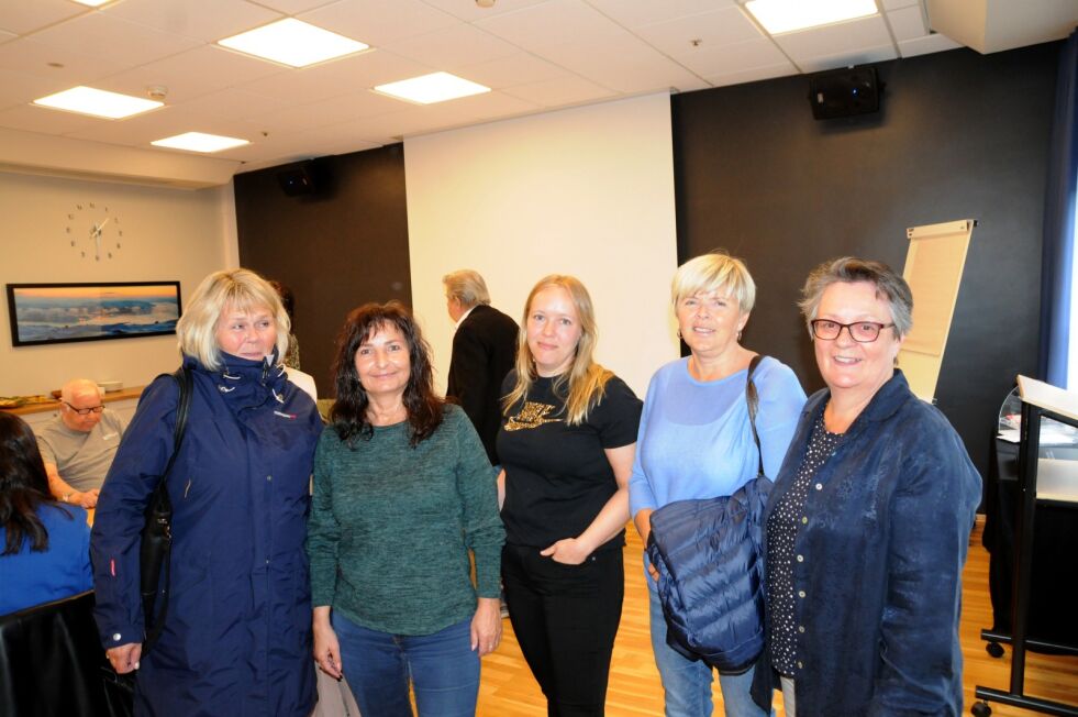 For Vivian Braaten Blix, Siv Hatland, Irene Jakola, Wenche Sotkajærvi og Erna Bakken ble vedtaket i kontrollutvalget sett på som en bekreftelse på at de endelig blir trodd.
 Foto: Hallgeir Henriksen