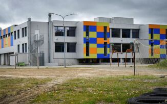 Ti årsverk mindre i skolen