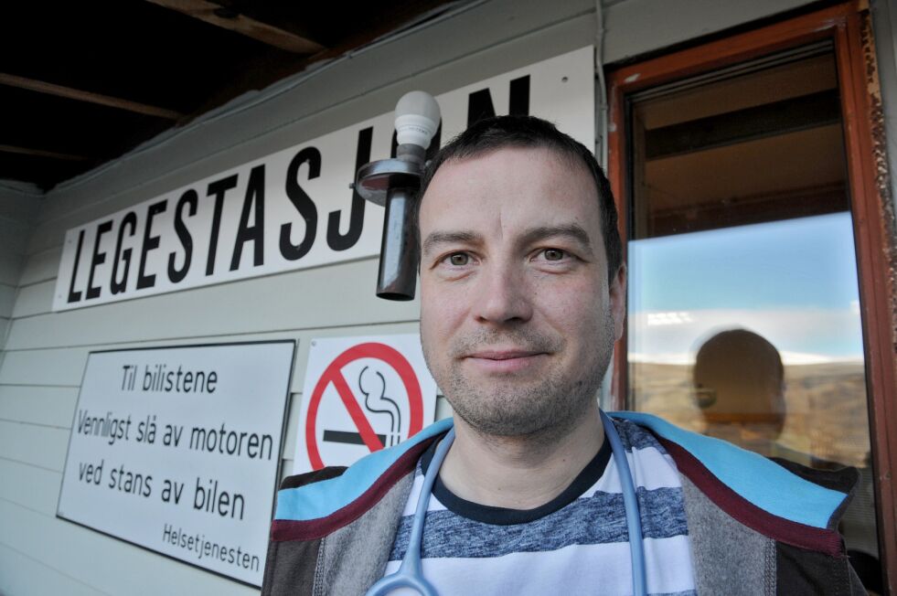 Klemet Somby mener Porsanger kommune bare har seg selv å takke for at legekrisen i kommunen oppsto. Ved å spare småpenger i lønnsforhandlinger med Somby, noe som både overrasket og skuffet, sa han til slutt opp stillingen og flyttet til Tromsø i 2016.
 Foto: Arkivfoto