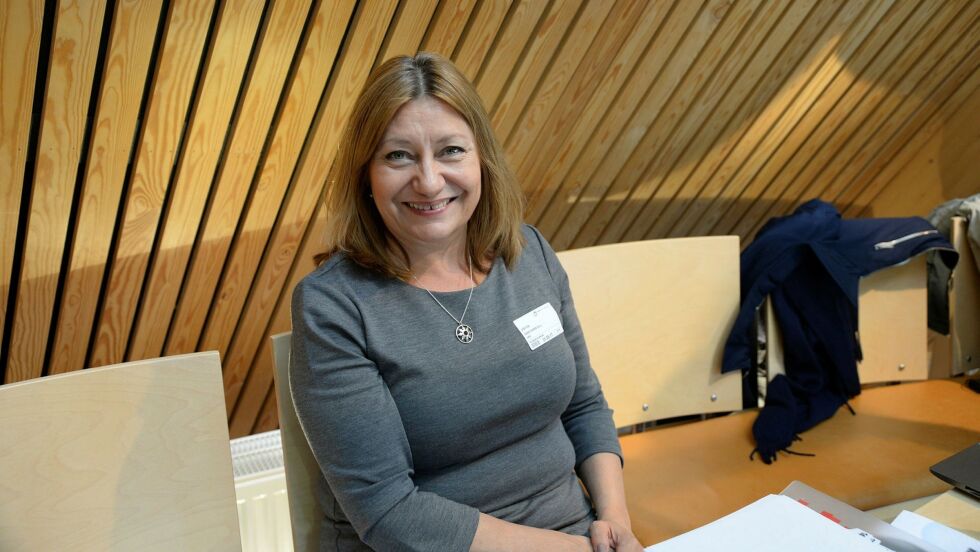 Anne Karin Olli var ordfører i Måsøy kommune i Finnmark fra 2011 til 2014. I november 2014 ble hun utnevnt til statssekretær med et spesielt ansvar for saker som omhandler samer eller nasjonale minoriteter, for kommunal- og moderniseringsminister Jan Tore Sanner, og senere Monica Mæland og til slutt Linda Hofstad Helleland. Nå ønsker hun et sivilt liv. (Foto: Steinar Solaas)