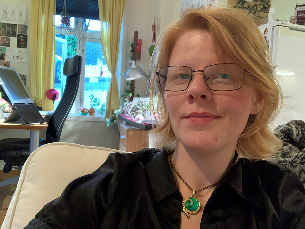 Regine Toften Holst har laget tegneserier siden hun var liten jente. Nå gir hun ut sin første tegneseriebok.
 Foto: Privat