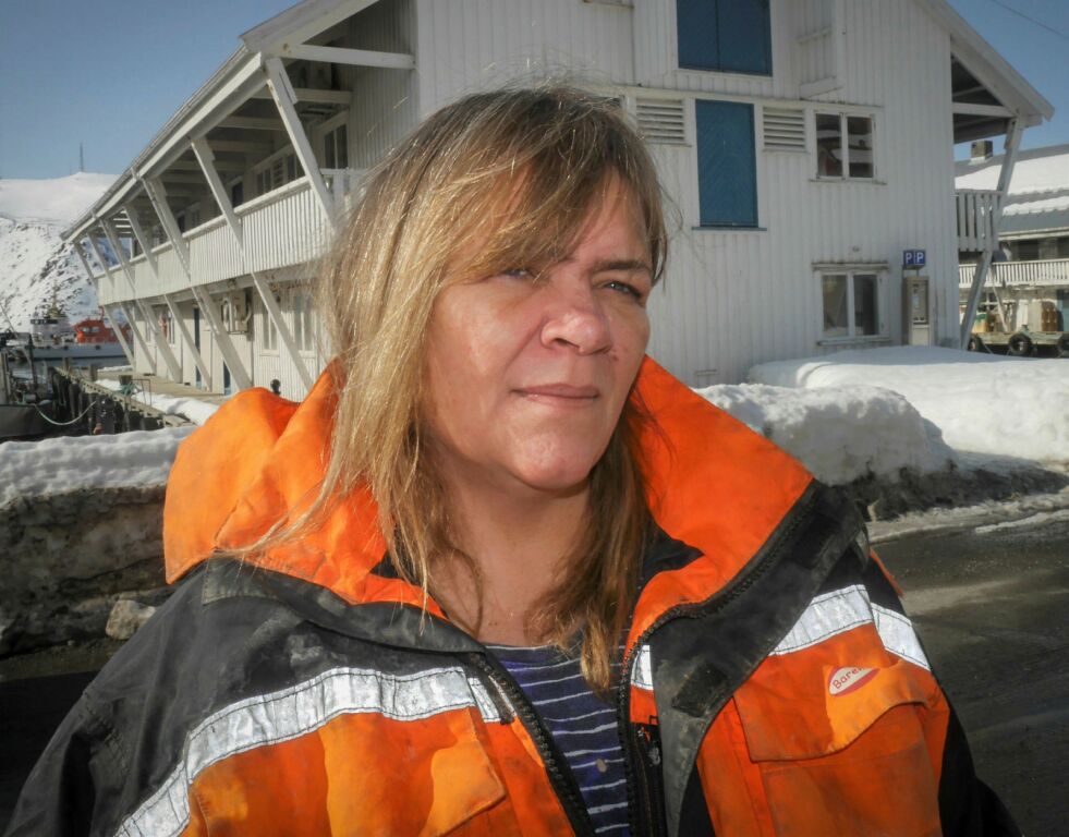 Renhild Larsen og hennes familie fra Honningsvåg har ikke lov til å overnatte på hytta som de har i Smørfjord. Hun karakteriserer hytteforbudet som tåpelig.
 Foto: Geir Johansen