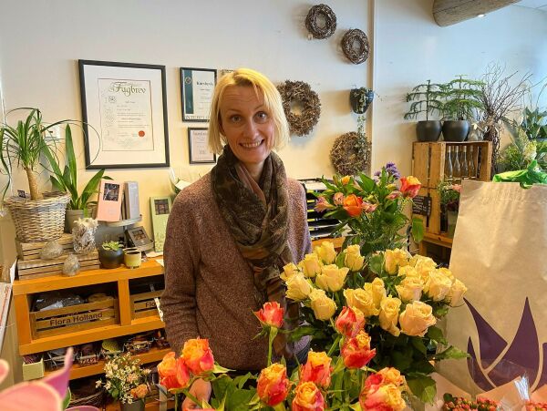 Sølvi sørger for blomster i glede og sorg