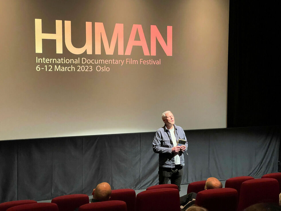 Festivalsjef Ketil Magnussen ønsket velkommen til Oslo-premiere.
 Foto: Hannah Persen