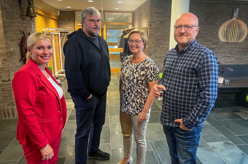 Prosessleder Nina Jonassen i ProBarents, Magne Ek fra Nordkalottfolket, fylkesvaraordfører Heidi Holmgren fra Sp og Thomas Mølmann fra Nordkalottpartiet var blant de som deltok på tirsdagens seanse på fylkesbygget.
 Foto: Trond Magne Henriksen, FFK