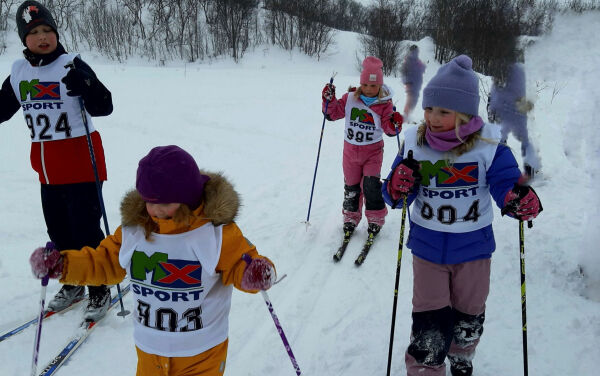 Skikarusell med bålkos og loddsalg