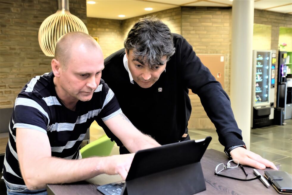 Det var full enighet mellom FrPs Ronny Berg (til venstre) og APs Remi Strand om uttalelsen om kongekrabbeforvaltningen.
 Foto: Bjørn Hildonen